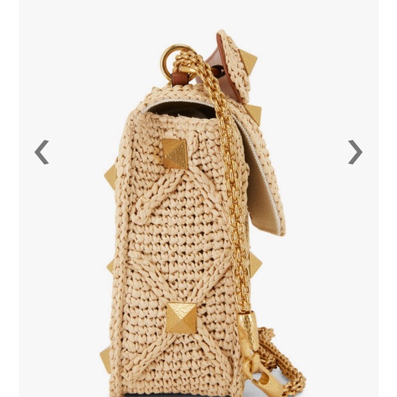 Valentino Raffia Large Roman Stud Shoulder Bag - Picture 7 of 16
